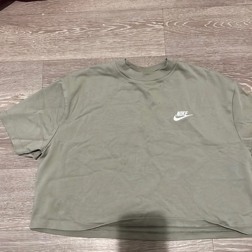 Nike Women’s Green Crop Top